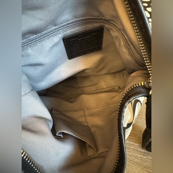 Coach 🚨CLEAN OUT monogram soft black leather trim shoulder/crossbody bag. EUC - Picture 4 of 16